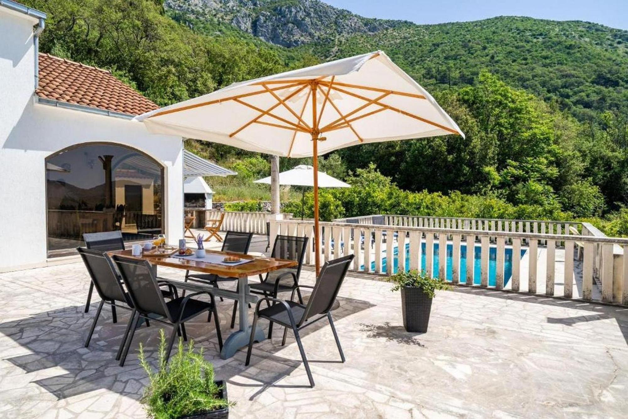 Three Bedroom Villa Surrounded By Nature With Pool Груда Экстерьер фото