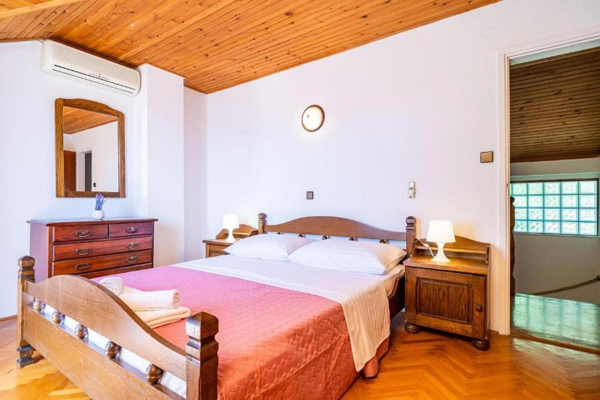 Three Bedroom Villa Surrounded By Nature With Pool Груда Экстерьер фото